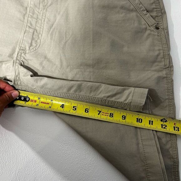 Carhartt Relaxed Fit Ripstop Work Shorts NWT | Size 42 | Cell Pocket & Gusseted - Picture 4 of 7